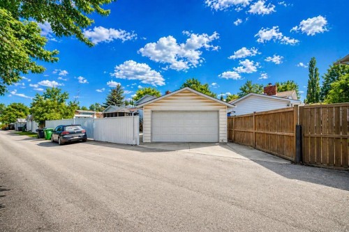 204 Whiteview Close Ne, Calgary, AB - Outdoor
