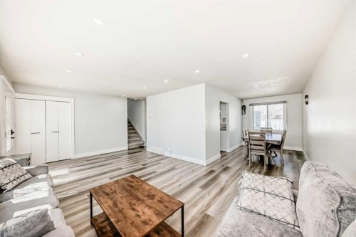 204 Whiteview Close Ne, Calgary, AB - Indoor Photo Showing Living Room