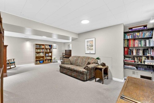 1415 108 Avenue Sw, Calgary, AB - Indoor