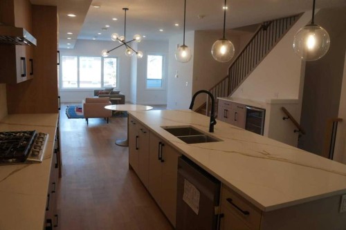 1904 47 Street, Calgary, AB 