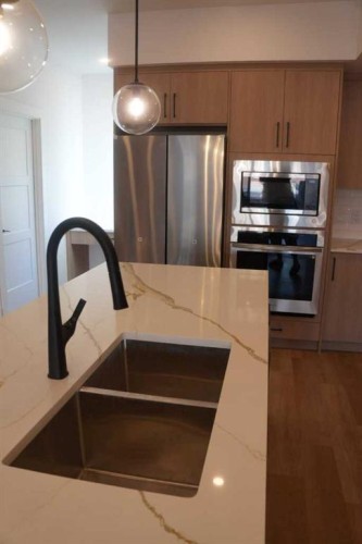1904 47 Street, Calgary, AB 