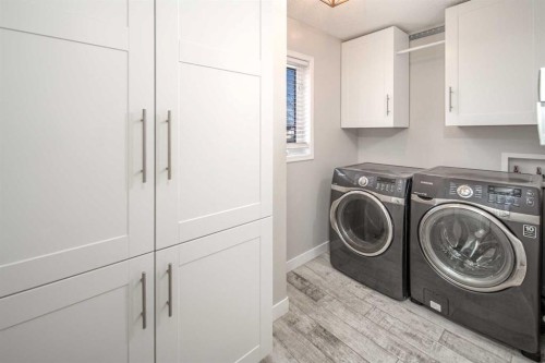 10 Somerset Court Sw, Calgary, AB - Indoor Photo Showing Laundry Room