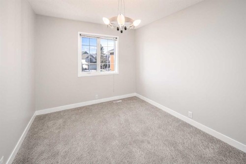 10 Somerset Court Sw, Calgary, AB - Indoor Photo Showing Other Room
