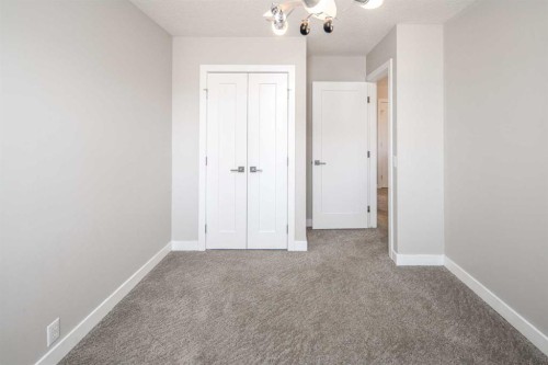 10 Somerset Court Sw, Calgary, AB - Indoor Photo Showing Other Room