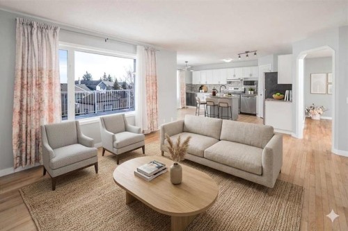 10 Somerset Court Sw, Calgary, AB - Indoor Photo Showing Living Room