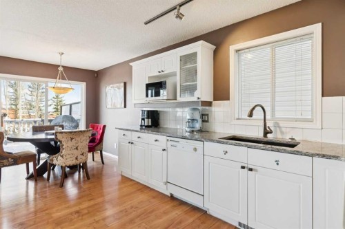 18 Bridlewood Way Sw, Calgary, AB - Indoor Photo Showing Kitchen