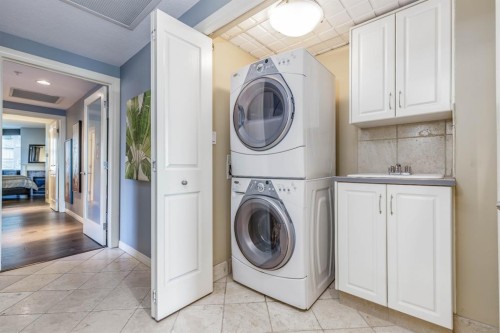 404-837 2 Avenue Sw, Calgary, AB - Indoor Photo Showing Laundry Room