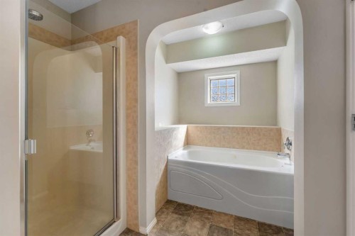 149 Saddlecrest Green Ne, Calgary, AB - Indoor Photo Showing Bathroom