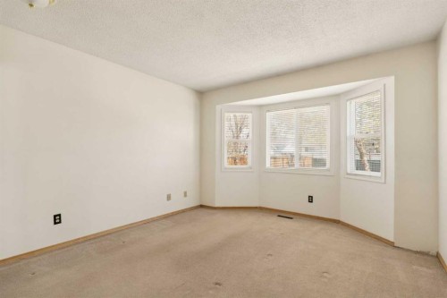 404 Manora Way Ne, Calgary, AB - Indoor Photo Showing Other Room
