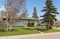 404 Manora Way NE Calgary, AB T2A 4R4