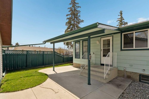 404 Manora Way Ne, Calgary, AB - Outdoor