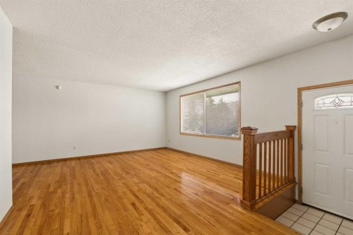 404 Manora Way Ne, Calgary, AB - Indoor Photo Showing Other Room