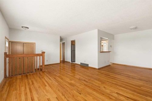 404 Manora Way Ne, Calgary, AB - Indoor Photo Showing Other Room