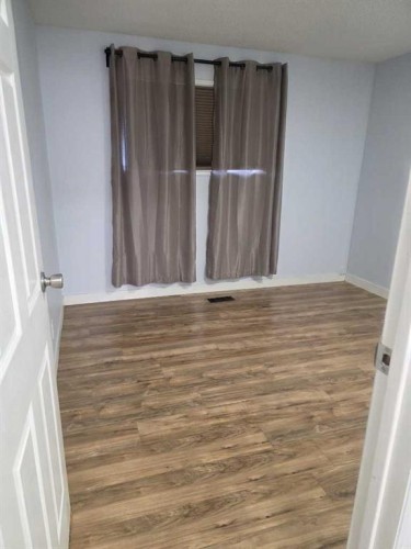 192 Templevale Road Ne, Calgary, AB - Indoor Photo Showing Other Room