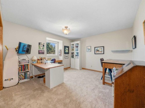 208 Shawnee Gardens Sw, Calgary, AB - Indoor