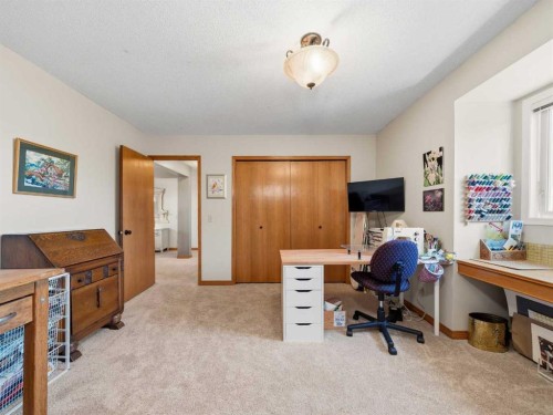 208 Shawnee Gardens Sw, Calgary, AB - Indoor