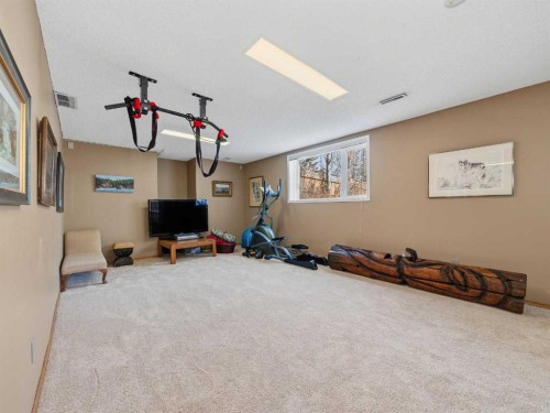 208 Shawnee Gardens Sw, Calgary, AB - Indoor