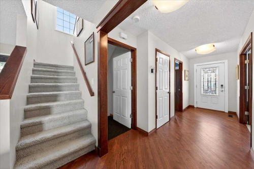 18 Inverness Rise Se, Calgary, AB - Indoor Photo Showing Other Room