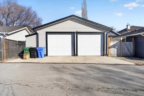 18 Inverness Rise Se, Calgary, AB - Outdoor With Exterior