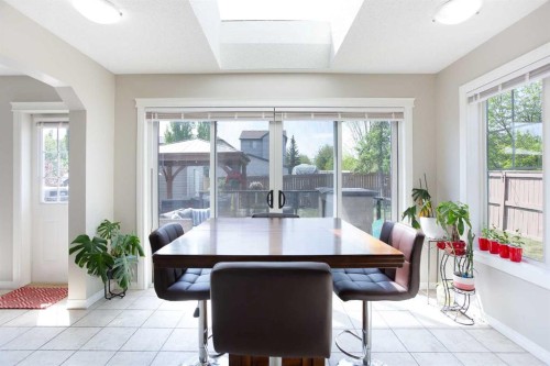 403 Morningside Way Sw, Airdrie, AB - Indoor Photo Showing Dining Room