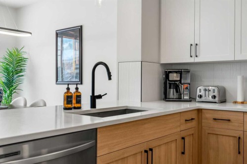 20 Walgrove Heights Se, Calgary, AB - Indoor Photo Showing Kitchen