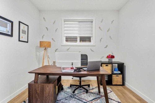 20 Walgrove Heights Se, Calgary, AB - Indoor Photo Showing Office