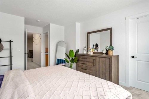20 Walgrove Heights Se, Calgary, AB - Indoor Photo Showing Bedroom