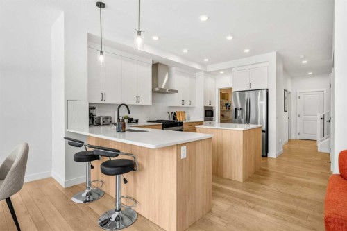 20 Walgrove Heights Se, Calgary, AB - Indoor Photo Showing Kitchen With Upgraded Kitchen