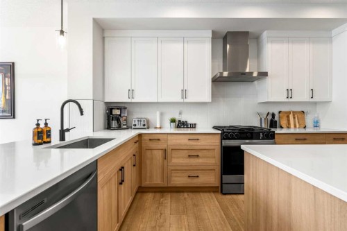 20 Walgrove Heights Se, Calgary, AB - Indoor Photo Showing Kitchen