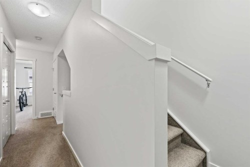 463 Cranbrook Square Se, Calgary, AB - Indoor