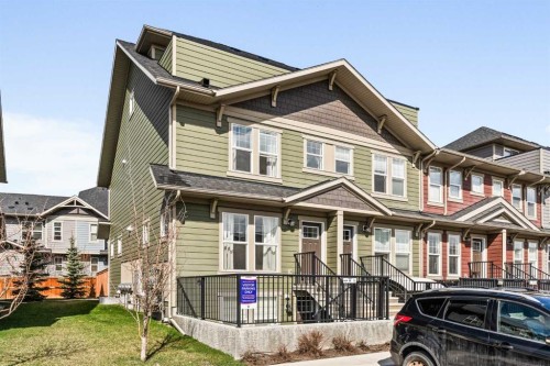 463 Cranbrook Square Se, Calgary, AB - Outdoor With Facade