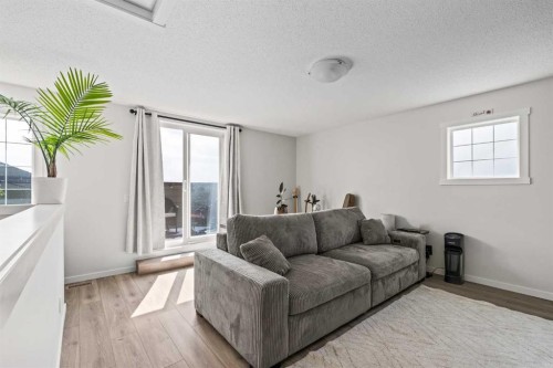 463 Cranbrook Square Se, Calgary, AB - Indoor Photo Showing Living Room