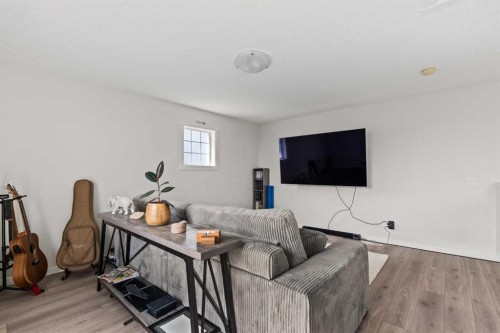 463 Cranbrook Square Se, Calgary, AB - Indoor