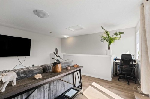 463 Cranbrook Square Se, Calgary, AB - Indoor
