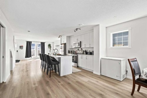 463 Cranbrook Square Se, Calgary, AB - Indoor