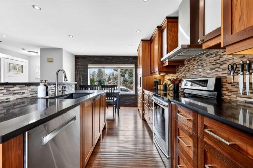263 Shawmeadows Road Sw, Calgary, AB - Indoor Photo Showing Kitchen With Stainless Steel Kitchen With Upgraded Kitchen