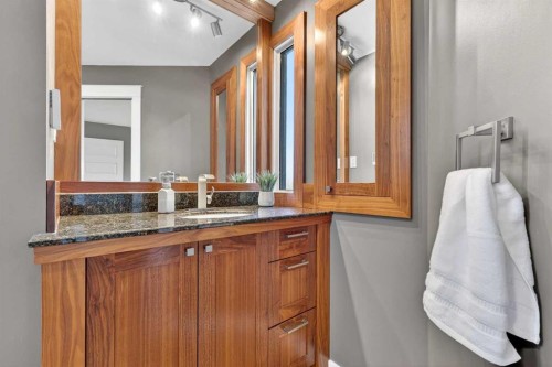 263 Shawmeadows Road Sw, Calgary, AB - Indoor Photo Showing Bathroom