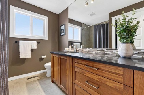 263 Shawmeadows Road Sw, Calgary, AB - Indoor Photo Showing Bathroom