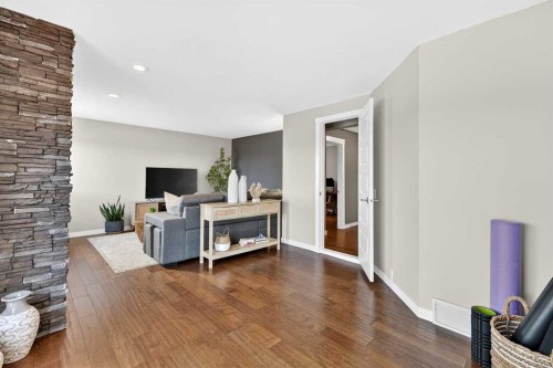 263 Shawmeadows Road Sw, Calgary, AB - Indoor