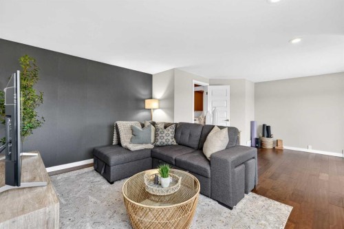263 Shawmeadows Road Sw, Calgary, AB - Indoor Photo Showing Living Room