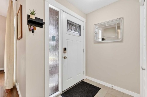 263 Shawmeadows Road Sw, Calgary, AB - Indoor Photo Showing Other Room