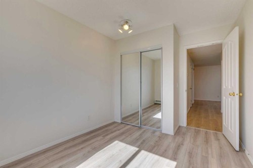 301-7301 Valleyview Park Se, Calgary, AB - Indoor Photo Showing Other Room
