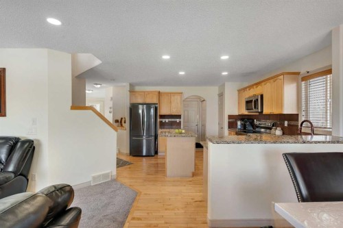 133 Everwoods Close Sw, Calgary, AB - Indoor Photo Showing Kitchen