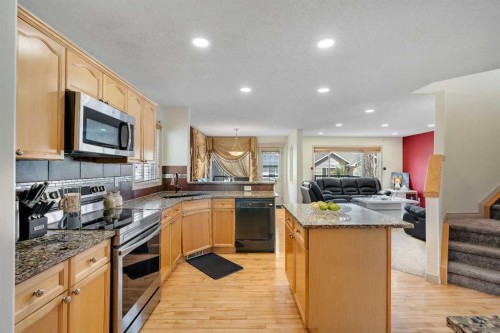 133 Everwoods Close Sw, Calgary, AB - Indoor Photo Showing Kitchen