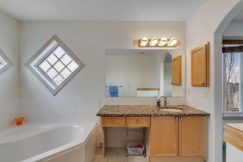 133 Everwoods Close Sw, Calgary, AB - Indoor Photo Showing Bathroom