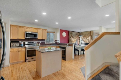 133 Everwoods Close Sw, Calgary, AB - Indoor Photo Showing Kitchen