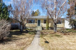 3207 25 Street SW Calgary, AB T3E 1Y3