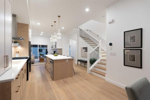 2-8916 33 Avenue, Calgary, AB - Indoor