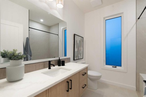 2-8916 33 Avenue, Calgary, AB - Indoor Photo Showing Bathroom