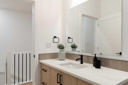 2-8916 33 Avenue, Calgary, AB - Indoor Photo Showing Bathroom